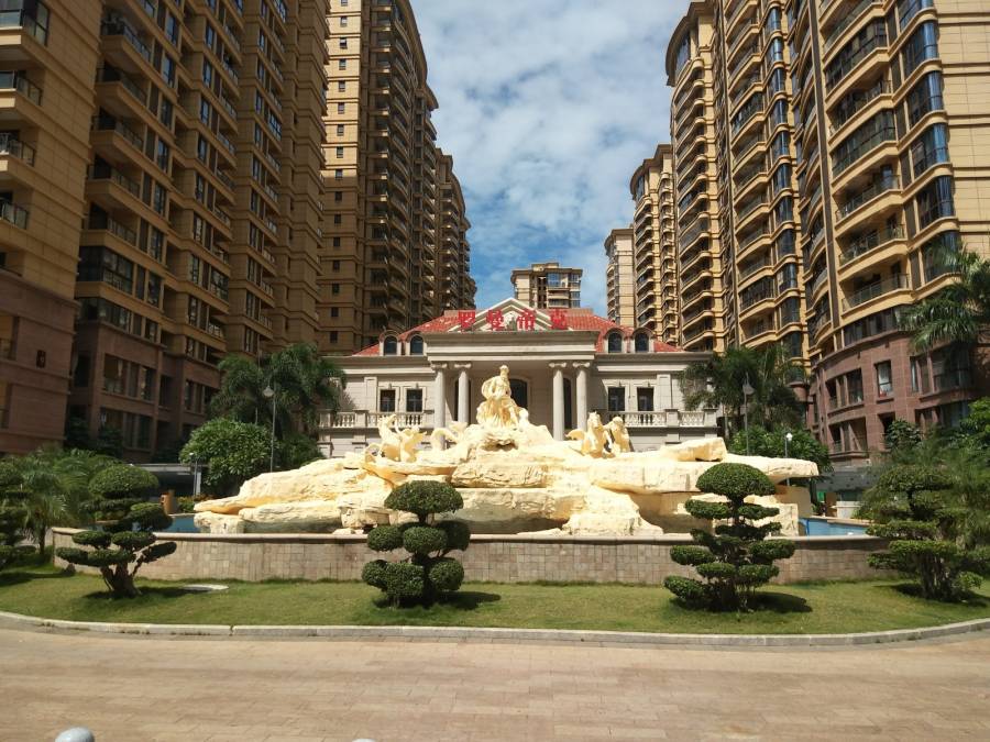 ?？谑行阌^(qū)長(zhǎng)濱四路16號(hào) 羅曼帝克5號(hào)樓704號(hào)房產(chǎn)